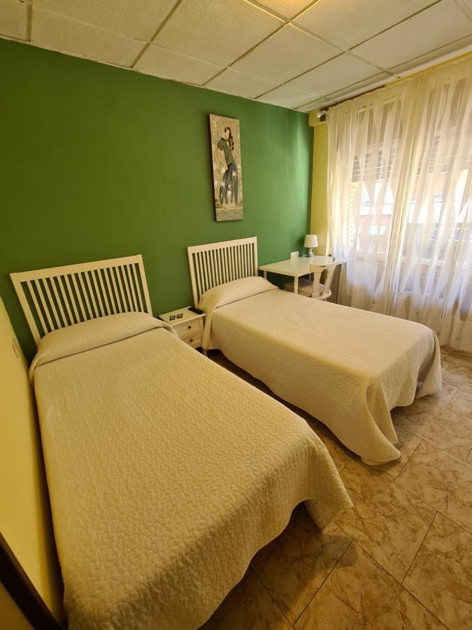 Hostal Foncalada Oviedo Szoba fotó