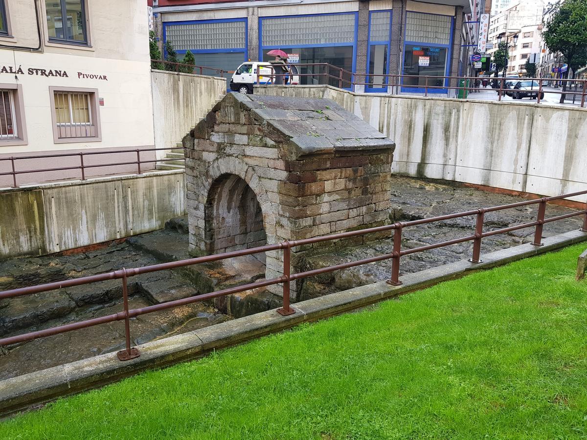 Hostal Foncalada Oviedo Kültér fotó